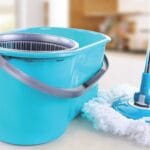 Mop Rotativ 360° cu Stoarcere Automată + Rezervă Microfibră Cadou